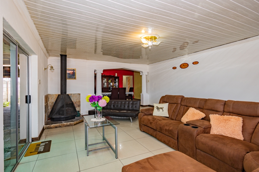 4 Bedroom Property for Sale in Bishop Lavis Western Cape